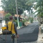 Proyek Pengaspalan diperumahan Sari Gaperi Jati Bening Baru Tampa Pengawasan Dan Papan Nama IMG_20251023_140134